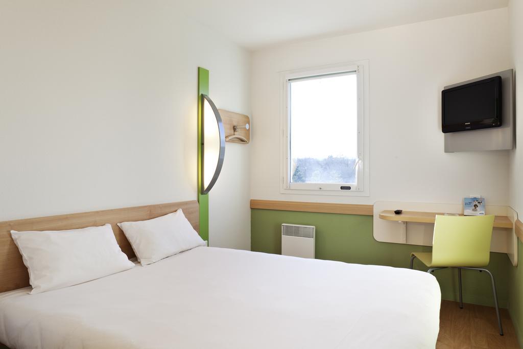 Ibis Budget Mantes-La-Jolie Rom bilde